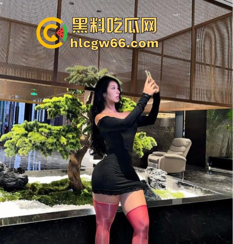 抖音微胖网红【金子人】私密视频曝光 名媛人设却私下当母狗 落地窗前被后入猛操淫叫不断！  第4张