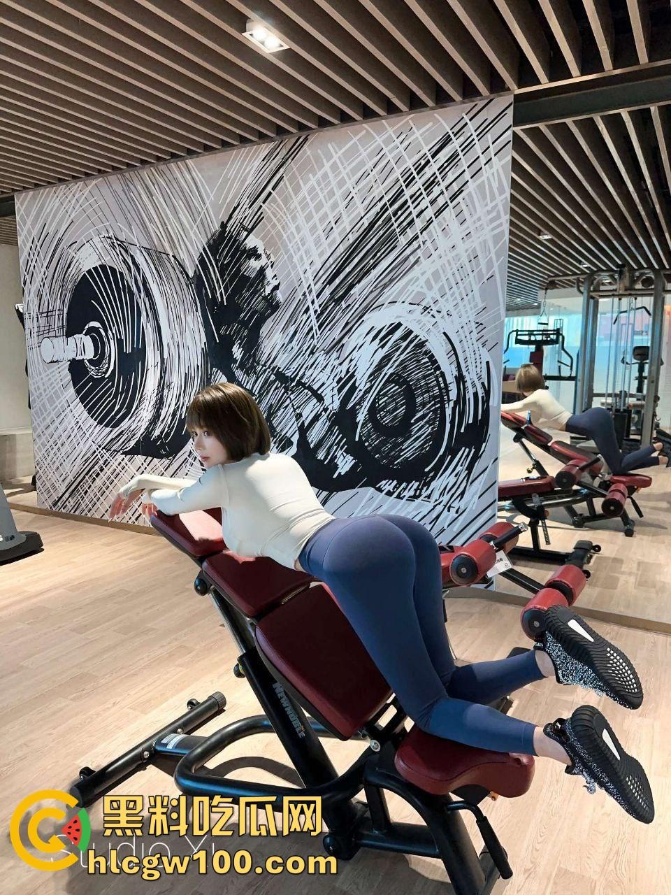 南充健身教练商场厕所开战,白嫩健身媛『赵倩』被肌肉教练后入狂操,练臀完直接练逼,健身房真是卧虎藏龙! 第2张 南充健身教练商场厕所开战,白嫩健身媛『赵倩』被肌肉教练后入狂操,练臀完直接练逼,健身房真是卧虎藏龙! 第2张