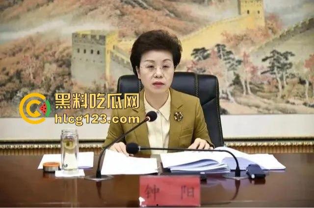 贪财贪色的贵州女州长落马!包养58名猛男,随身携带避孕套,简直是现代版武则天! 第4张 贪财贪色的贵州女州长落马!包养58名猛男,随身携带避孕套,简直是现代版武则天! 第4张