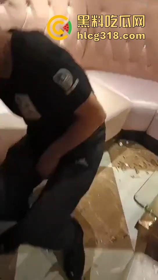 广东汕头潮阳自然局局长【欧镇武】被老婆抓奸咬坏鸡巴 嘶~这恐怕不止有点疼呀! 第7张 广东汕头潮阳自然局局长【欧镇武】被老婆抓奸咬坏鸡巴 嘶~这恐怕不止有点疼呀! 第7张