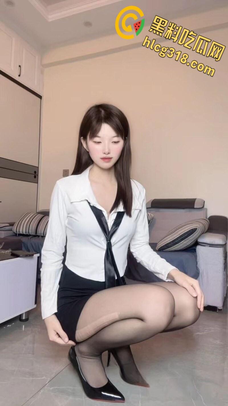 抖音擦边女主播【初恋柠檬】,金主付费视频流出,约炮金主爸爸被后入猛操,金主的天生炮架子! 第3张 抖音擦边女主播【初恋柠檬】,金主付费视频流出,约炮金主爸爸被后入猛操,金主的天生炮架子! 第3张