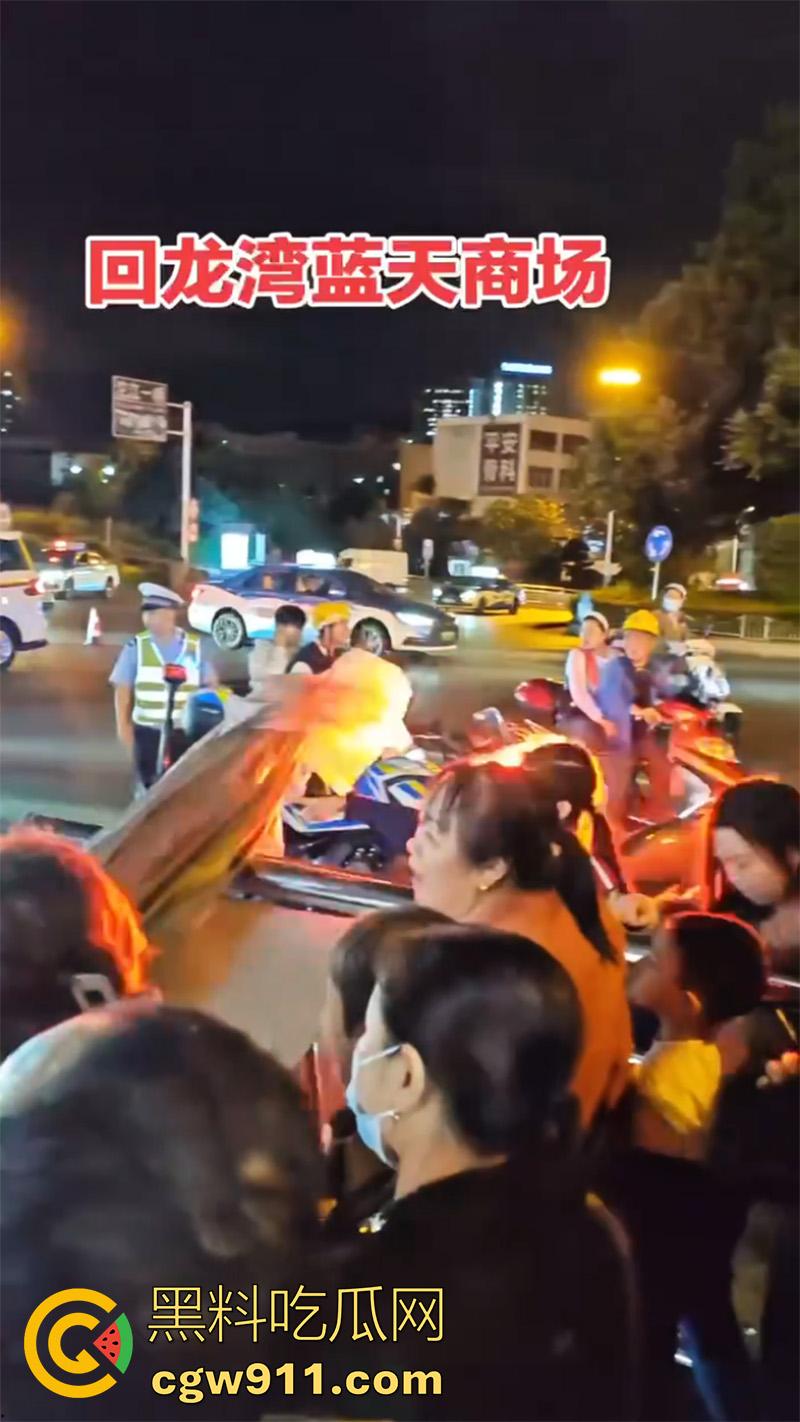 四川泸州龙马潭区,发生严重交通事故,小型汽车通过路口后加速撞向人行道,撞倒5名行人,导致2人当场死亡。 第7张 四川泸州龙马潭区,发生严重交通事故,小型汽车通过路口后加速撞向人行道,撞倒5名行人,导致2人当场死亡。 第7张