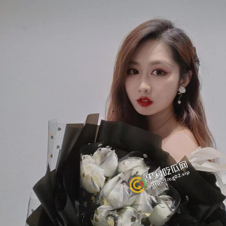 北京海淀区教师 杨佳佳 反差曝光 这个美颜绝了 十级美颜效果 真人竟然长成这样！  第3张