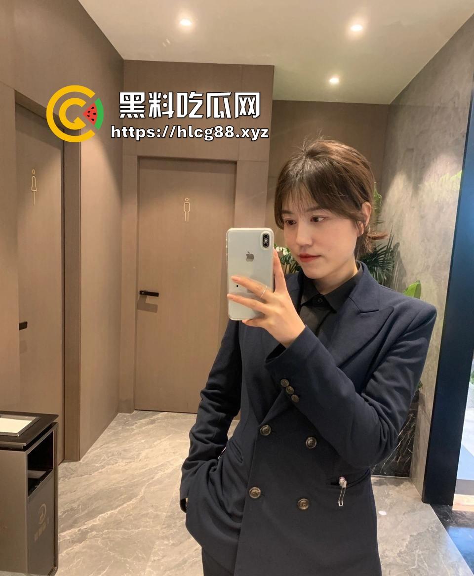 南通售楼骚货『郭智玲』三天卖四套房,买房送逼随便操,3P内射拼业绩被视频曝光! 第6张 南通售楼骚货『郭智玲』三天卖四套房,买房送逼随便操,3P内射拼业绩被视频曝光! 第6张