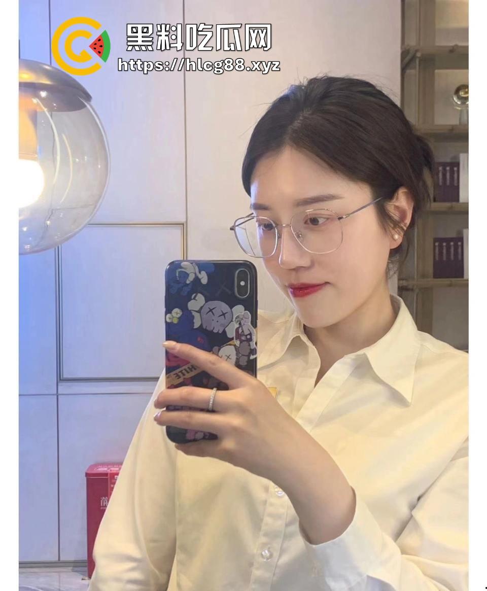 南通售楼骚货『郭智玲』三天卖四套房,买房送逼随便操,3P内射拼业绩被视频曝光! 第9张 南通售楼骚货『郭智玲』三天卖四套房,买房送逼随便操,3P内射拼业绩被视频曝光! 第9张