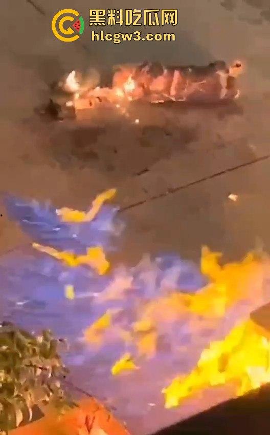 重庆南坪江南装饰城突发火灾!火光冲天令人心惊,愿所有人都能平安无事! 第2张 重庆南坪江南装饰城突发火灾!火光冲天令人心惊,愿所有人都能平安无事! 第2张