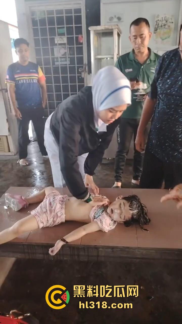 马来西亚母携女跳海轻生,疑似家庭纠纷和争夺抚养权问题,这女真狠啊,自己想不开还带上自己女儿! 第8张 马来西亚母携女跳海轻生,疑似家庭纠纷和争夺抚养权问题,这女真狠啊,自己想不开还带上自己女儿! 第8张