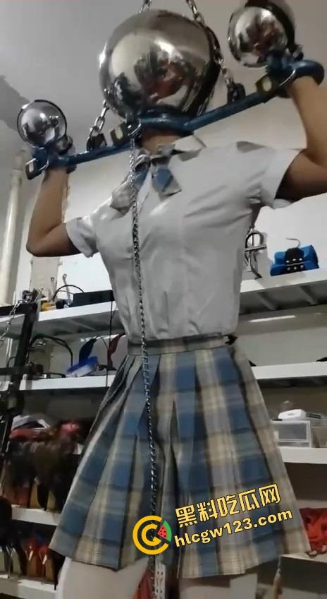 又一个女朋友被玩疯,全头罩调教成铁甲小宝,口鼻被封逼口被塞,这种重度变态玩法到底什么路数? 第11张 又一个女朋友被玩疯,全头罩调教成铁甲小宝,口鼻被封逼口被塞,这种重度变态玩法到底什么路数? 第11张