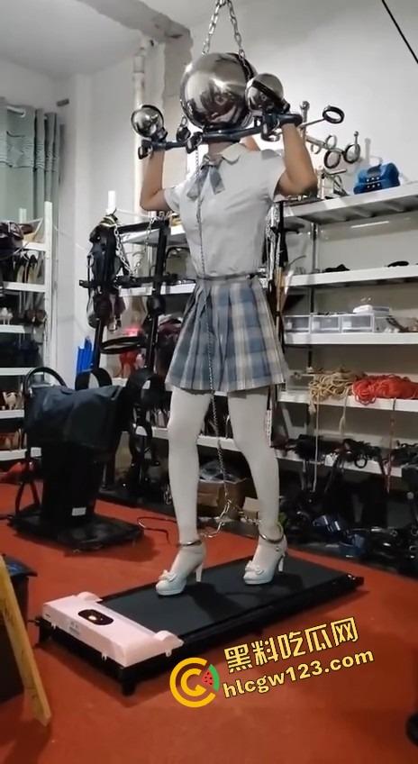 又一个女朋友被玩疯,全头罩调教成铁甲小宝,口鼻被封逼口被塞,这种重度变态玩法到底什么路数? 第12张 又一个女朋友被玩疯,全头罩调教成铁甲小宝,口鼻被封逼口被塞,这种重度变态玩法到底什么路数? 第12张