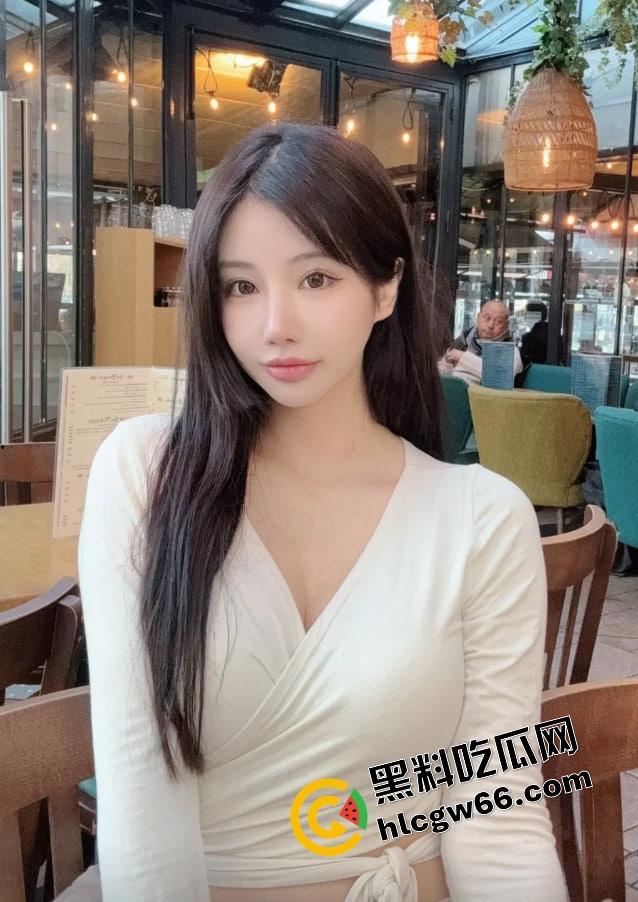 陕西【Barbara】高冷脸掩不住骚穴,主动骑乘深喉口爆金主,被爆操成淫叫母狗,粉丝都操过她! 第11张 陕西【Barbara】高冷脸掩不住骚穴,主动骑乘深喉口爆金主,被爆操成淫叫母狗,粉丝都操过她! 第11张