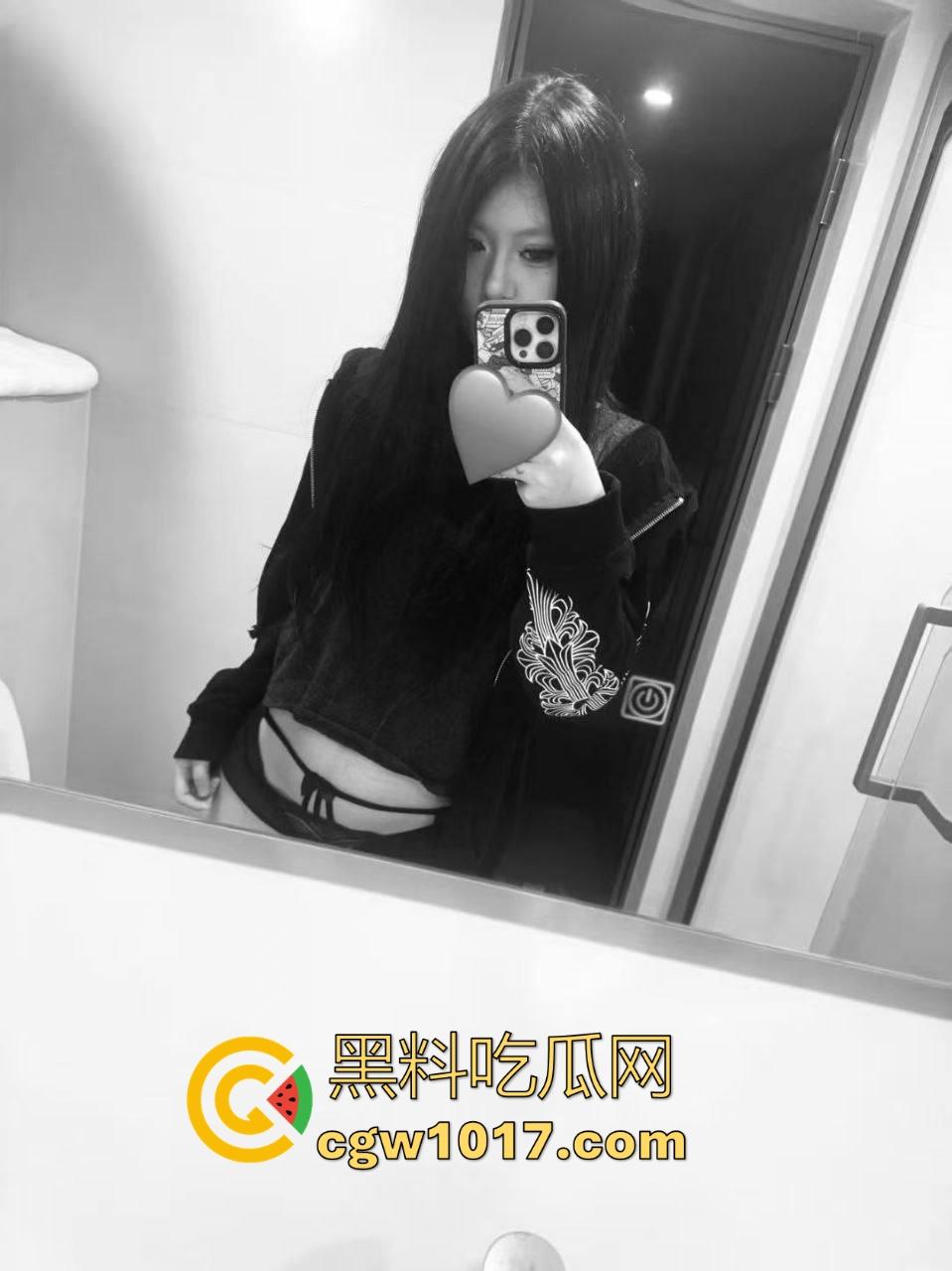 地雷OD妹求爱被拒,只喜欢大鸡巴哥哥猛捅,没大屌这生活是一天都活不下去,不惜跪下猛填自慰猛男塞满空虚的小穴! 第7张 地雷OD妹求爱被拒,只喜欢大鸡巴哥哥猛捅,没大屌这生活是一天都活不下去,不惜跪下猛填自慰猛男塞满空虚的小穴! 第7张