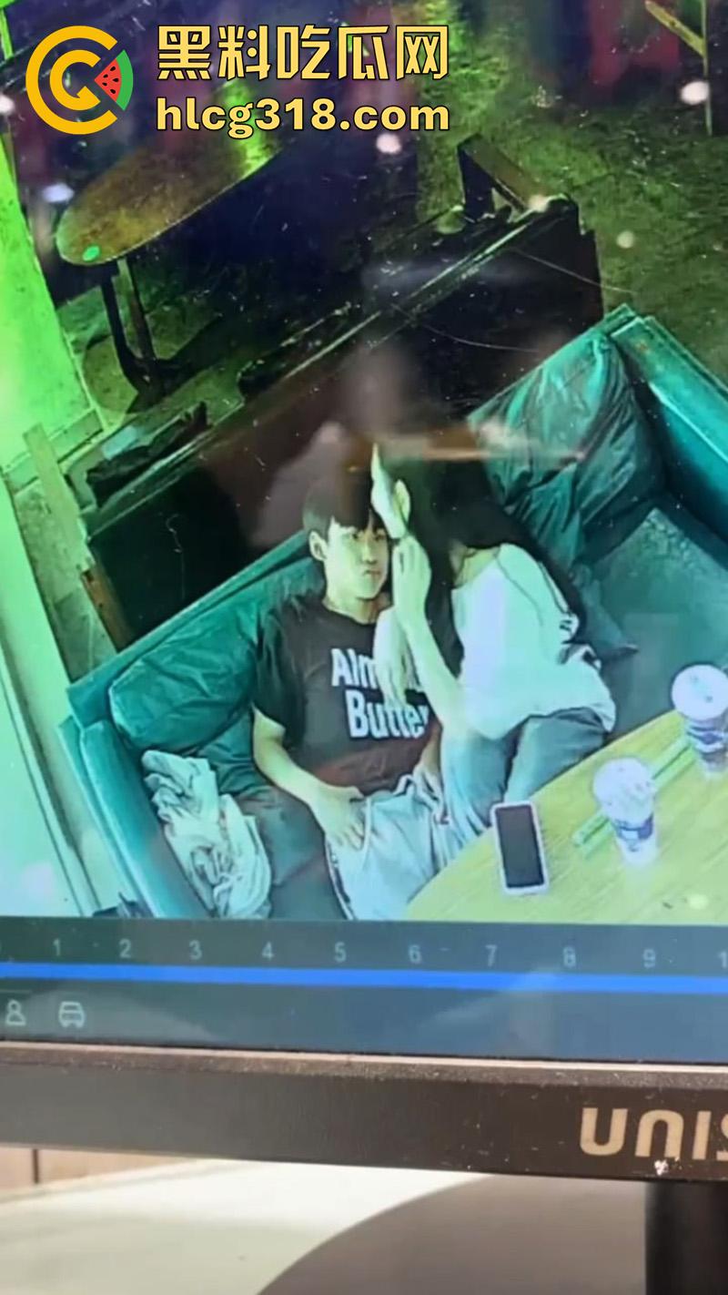 奶茶店偷情玩的就是刺激!广西玉林仙尼奶茶店,高冷校花女神【孙晓慧】,竟给陌生男子口交被曝光! 第6张 奶茶店偷情玩的就是刺激!广西玉林仙尼奶茶店,高冷校花女神【孙晓慧】,竟给陌生男子口交被曝光! 第6张