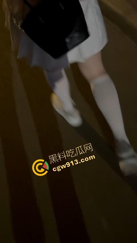 长沙极品粉嫩JK妹,小白兔装纯其实是猎人,勾引黄毛回出租屋内射自己骚鲍鱼,射的黄毛直接硬不起来! 第8张 长沙极品粉嫩JK妹,小白兔装纯其实是猎人,勾引黄毛回出租屋内射自己骚鲍鱼,射的黄毛直接硬不起来! 第8张