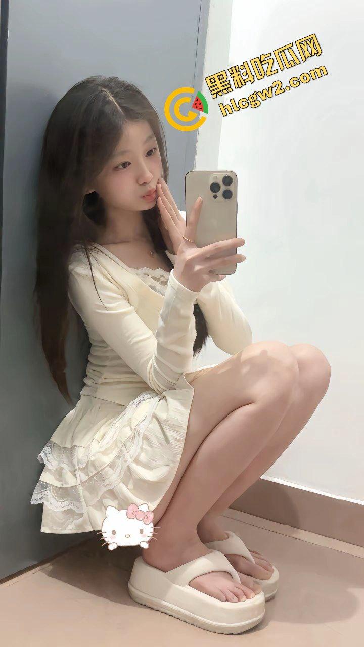 抖音清纯反差婊学生妹『愛意随風起』酒吧蹦迪被灌醉 到单男家后入猛怼!独家曝光! 第3张 抖音清纯反差婊学生妹『愛意随風起』酒吧蹦迪被灌醉 到单男家后入猛怼!独家曝光! 第3张