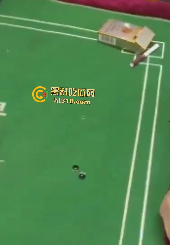 赌桌惊两男子出千被抓,隐形眼镜透视牌面暴露,兄弟被揍成猪头,屎都快打出来了! 第7张 赌桌惊两男子出千被抓,隐形眼镜透视牌面暴露,兄弟被揍成猪头,屎都快打出来了! 第7张