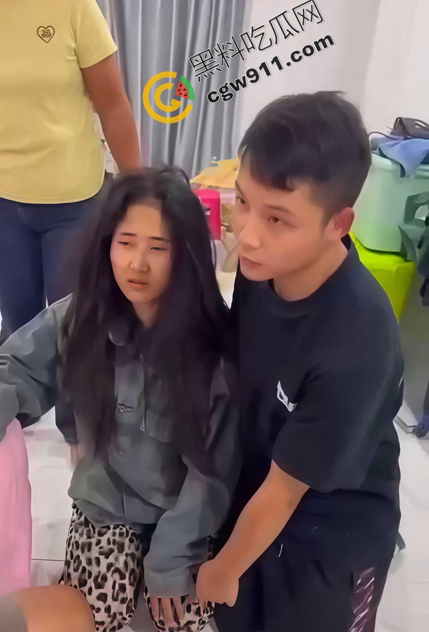 抖音网红【七七】与【晚来的情意】出轨被抓！淫乱现场红色内裤惹人眼，网红圈糜烂不堪大揭秘  第8张