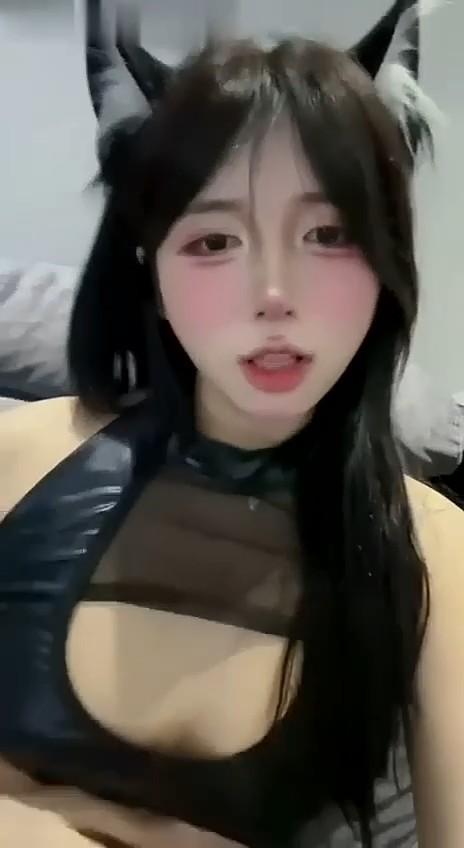 小编推荐！抖音巨乳女神【幼幼酱】定制热舞自慰福利流出，极品身材微胖尤物，皮肤白嫩巨乳肥臀，呻吟声十分动人。  第8张