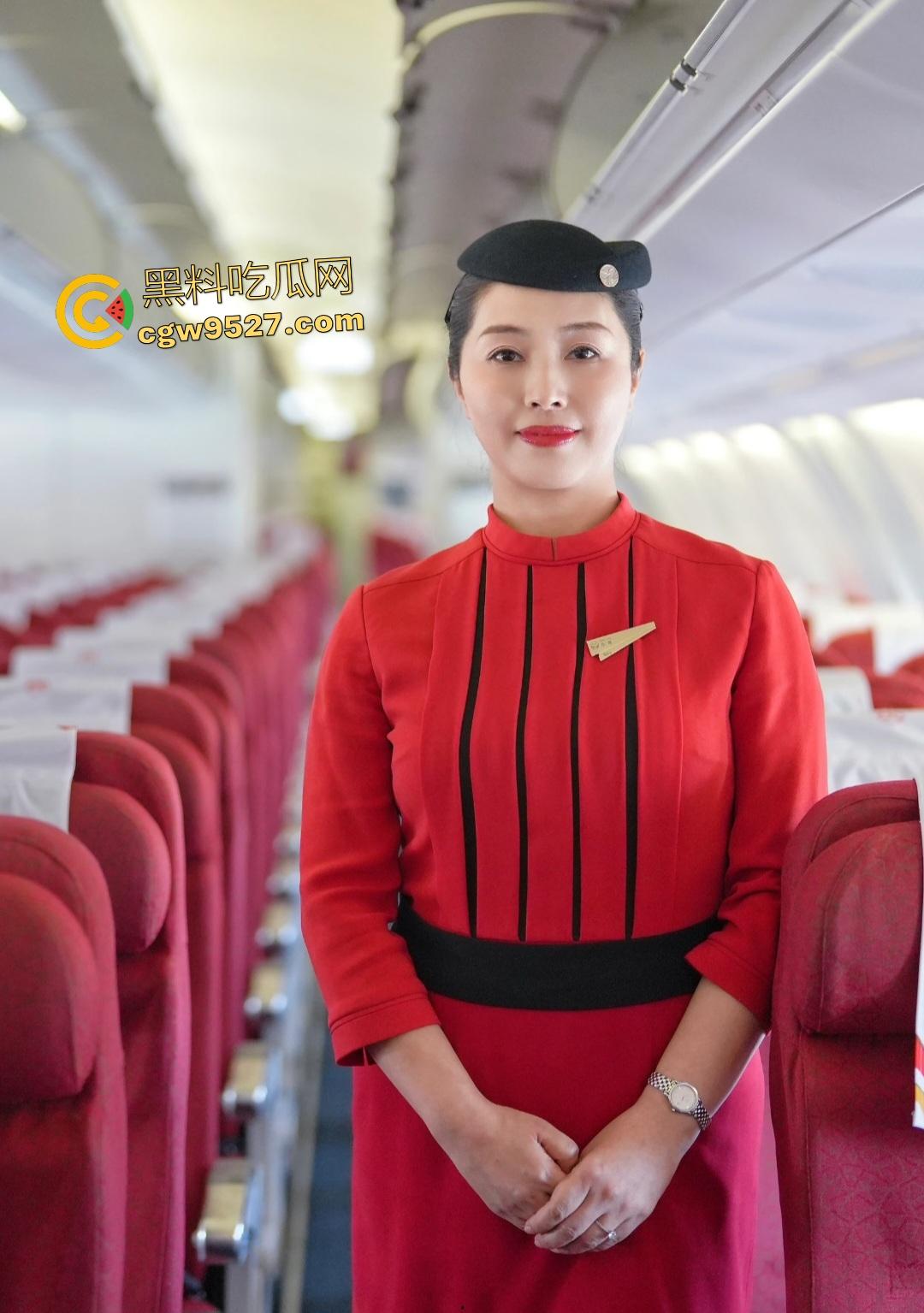 空姐小妈情趣内衣激战儿子，战斗力暴增8000，69姿势直接高潮，估计绿奴老爸在另一边看监控撸管！  第1张