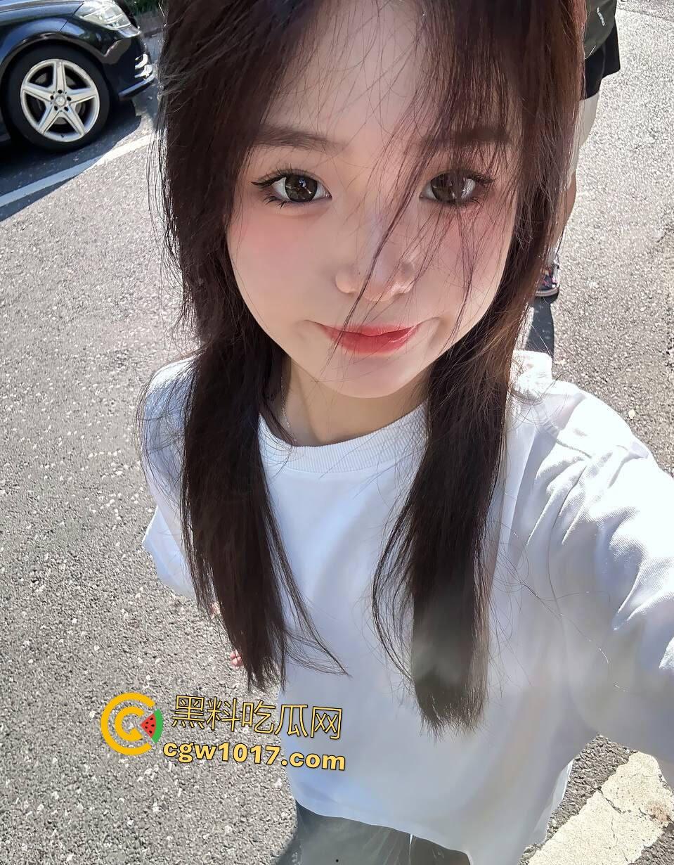 校花穿渔网袜被男友虐玩，深喉口交后被撸管颜射，还用手托着精液视精如命，后入爆操浪叫房管听到都想敲门！  第1张