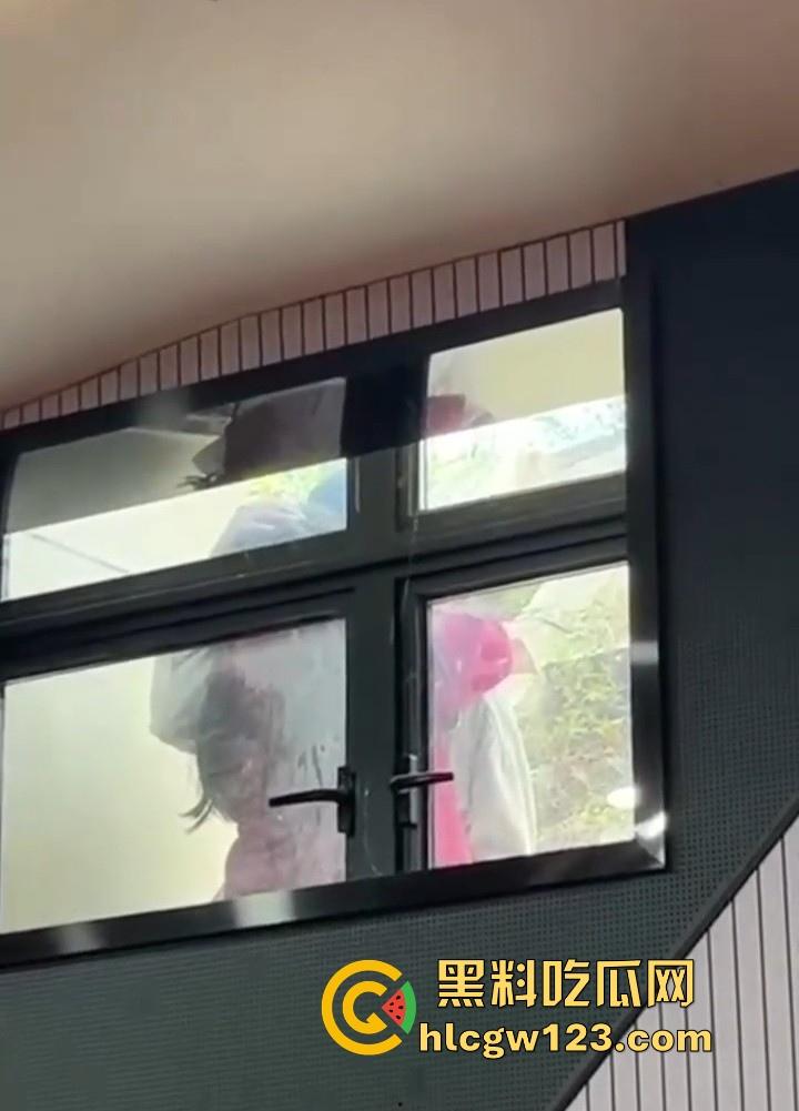 长沙师范大学学生情侣激情乱搞 别人在上大课 俩人就在窗户外乱搞 直接来现场直播 你让老师情何以堪啊! 第5张 长沙师范大学学生情侣激情乱搞 别人在上大课 俩人就在窗户外乱搞 直接来现场直播 你让老师情何以堪啊! 第5张