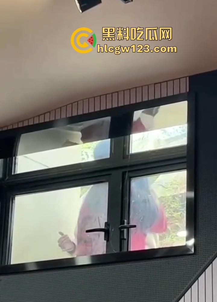 长沙师范大学学生情侣激情乱搞 别人在上大课 俩人就在窗户外乱搞 直接来现场直播 你让老师情何以堪啊! 第6张 长沙师范大学学生情侣激情乱搞 别人在上大课 俩人就在窗户外乱搞 直接来现场直播 你让老师情何以堪啊! 第6张