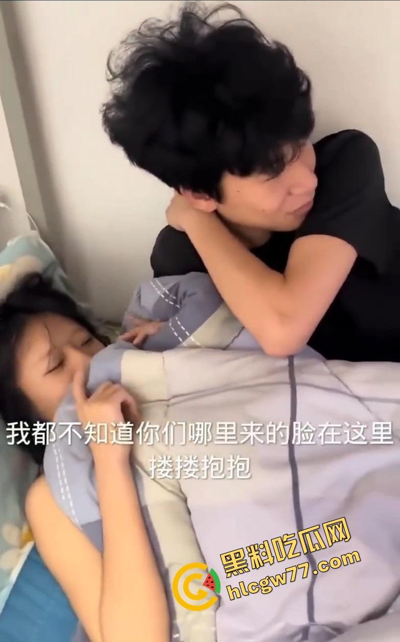 广西老表真会玩,带女友宿舍开车,下铺抱操缠成一团,上铺兄弟瑟瑟发抖快抑郁了! 第9张 广西老表真会玩,带女友宿舍开车,下铺抱操缠成一团,上铺兄弟瑟瑟发抖快抑郁了! 第9张