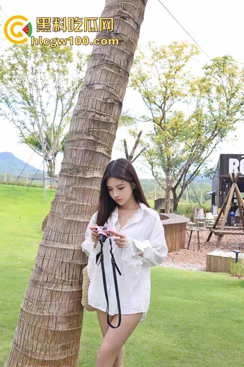 骚鸡拍照骚气冲天,姿势一个比一个奇葩!撅屁股抬腿扭腰放骚味,拍个照片都能把镜头熏裂! 第10张 骚鸡拍照骚气冲天,姿势一个比一个奇葩!撅屁股抬腿扭腰放骚味,拍个照片都能把镜头熏裂! 第10张