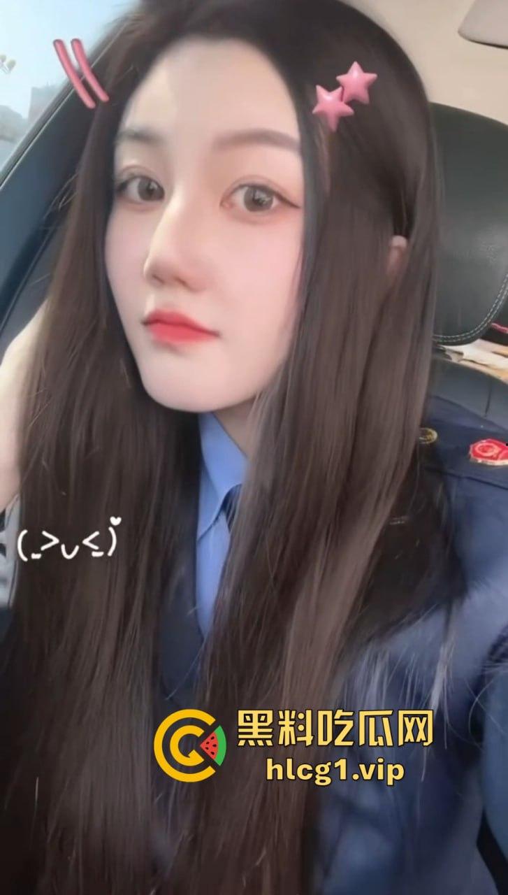 路虎女王之后山东再上大分！烟台民警游敏岑高铁上穿华伦天奴完成主人任务！  第2张