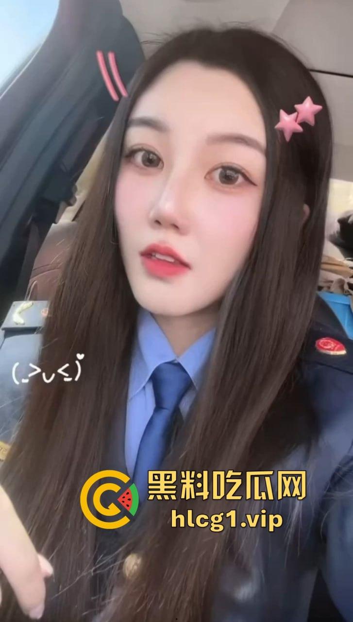 路虎女王之后山东再上大分！烟台民警游敏岑高铁上穿华伦天奴完成主人任务！  第3张