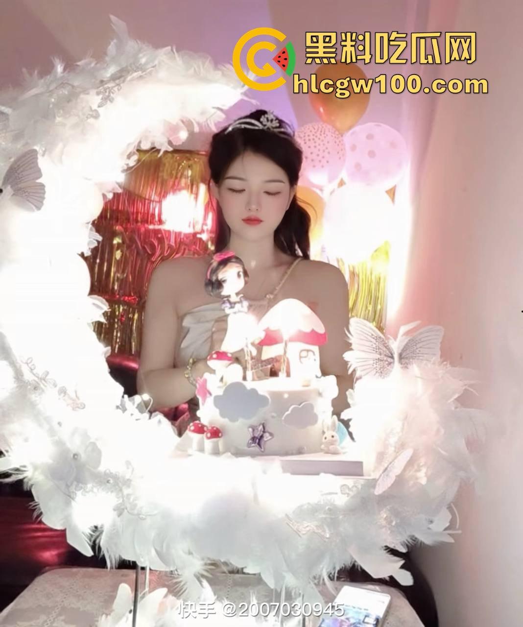 回馈瓜友!快手巨乳网红【36G大馒头】收费福利流出, 极品身材丰乳肥臀全裸,这胸像假的一样。 第5张 回馈瓜友!快手巨乳网红【36G大馒头】收费福利流出, 极品身材丰乳肥臀全裸,这胸像假的一样。 第5张