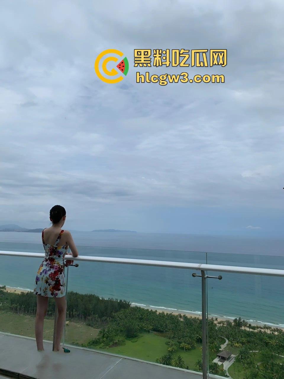 青岛极品人妻【冯思雅】被老公拉头发猛操,窗前啪啪疯狂,视频外泄引爆全网不敢直视! 第1张 青岛极品人妻【冯思雅】被老公拉头发猛操,窗前啪啪疯狂,视频外泄引爆全网不敢直视! 第1张