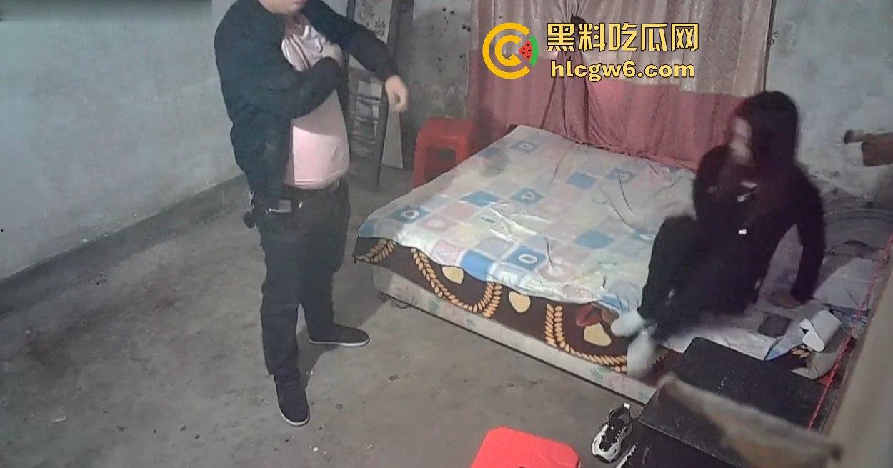 监控偷拍曝光 站街女怒接小鸟胖男百元一炮 75下秒完 平均每下1块3 兄弟真是按秒计费的性价比之王! 第1张 监控偷拍曝光 站街女怒接小鸟胖男百元一炮 75下秒完 平均每下1块3 兄弟真是按秒计费的性价比之王! 第1张