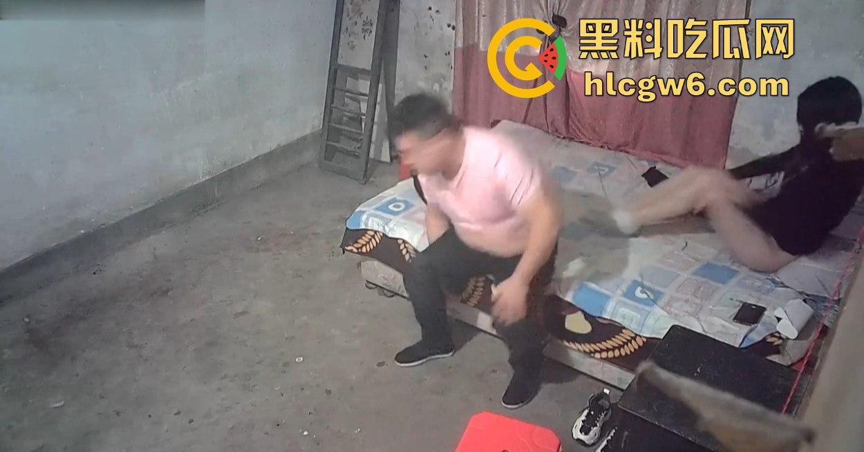 监控偷拍曝光 站街女怒接小鸟胖男百元一炮 75下秒完 平均每下1块3 兄弟真是按秒计费的性价比之王! 第2张 监控偷拍曝光 站街女怒接小鸟胖男百元一炮 75下秒完 平均每下1块3 兄弟真是按秒计费的性价比之王! 第2张