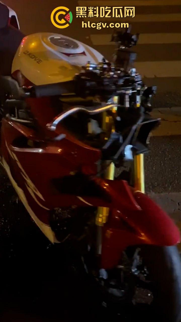 人还在吗?京牌凯越450RR摩友极限对冲特斯拉 摩托车直接被“砍头”! 第7张 人还在吗?京牌凯越450RR摩友极限对冲特斯拉 摩托车直接被“砍头”! 第7张