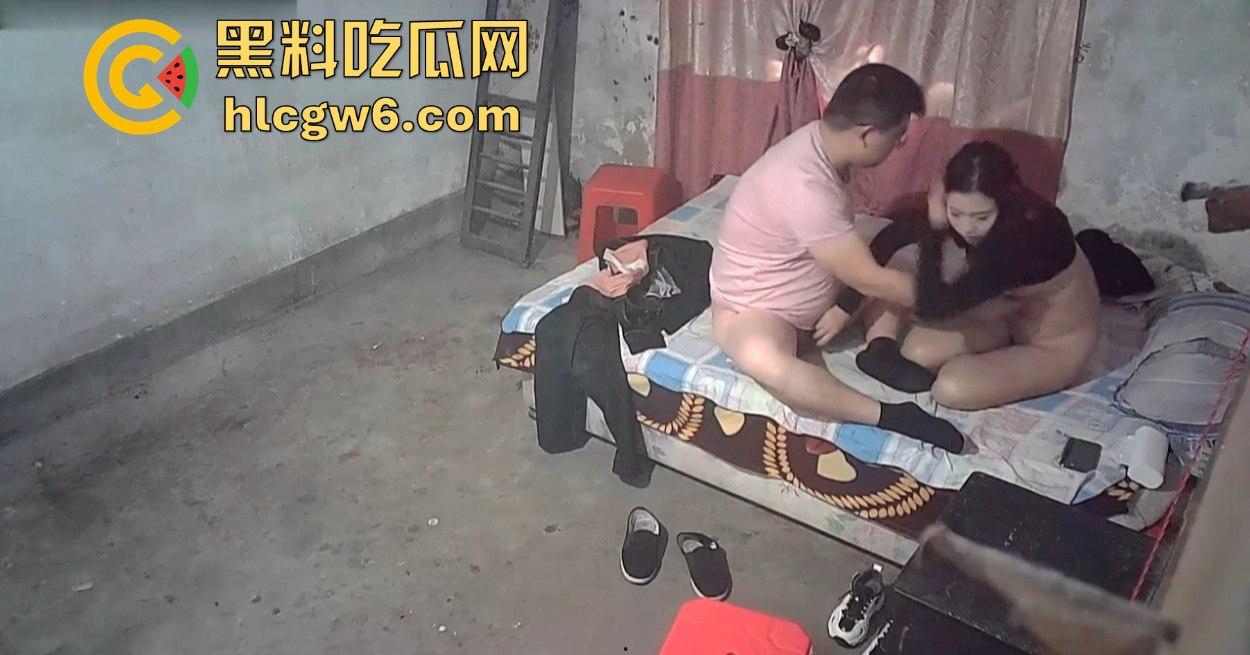 监控偷拍曝光 站街女怒接小鸟胖男百元一炮 75下秒完 平均每下1块3 兄弟真是按秒计费的性价比之王! 第14张 监控偷拍曝光 站街女怒接小鸟胖男百元一炮 75下秒完 平均每下1块3 兄弟真是按秒计费的性价比之王! 第14张