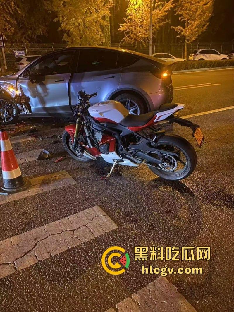 人还在吗?京牌凯越450RR摩友极限对冲特斯拉 摩托车直接被“砍头”! 第11张 人还在吗?京牌凯越450RR摩友极限对冲特斯拉 摩托车直接被“砍头”! 第11张