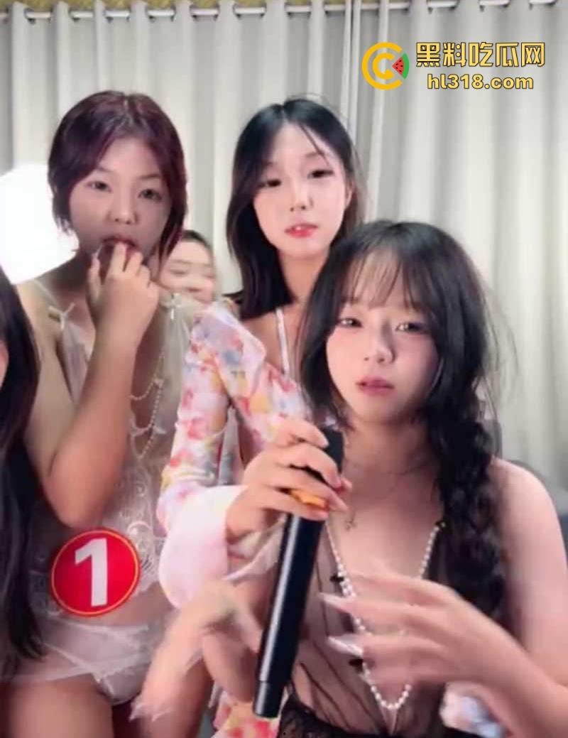 多人性感脱衣舞女团【M8女团】最新录屏流出,都是极品清纯少女出镜,跳裸舞跟粉丝互动,直接爱了! 第4张 多人性感脱衣舞女团【M8女团】最新录屏流出,都是极品清纯少女出镜,跳裸舞跟粉丝互动,直接爱了! 第4张