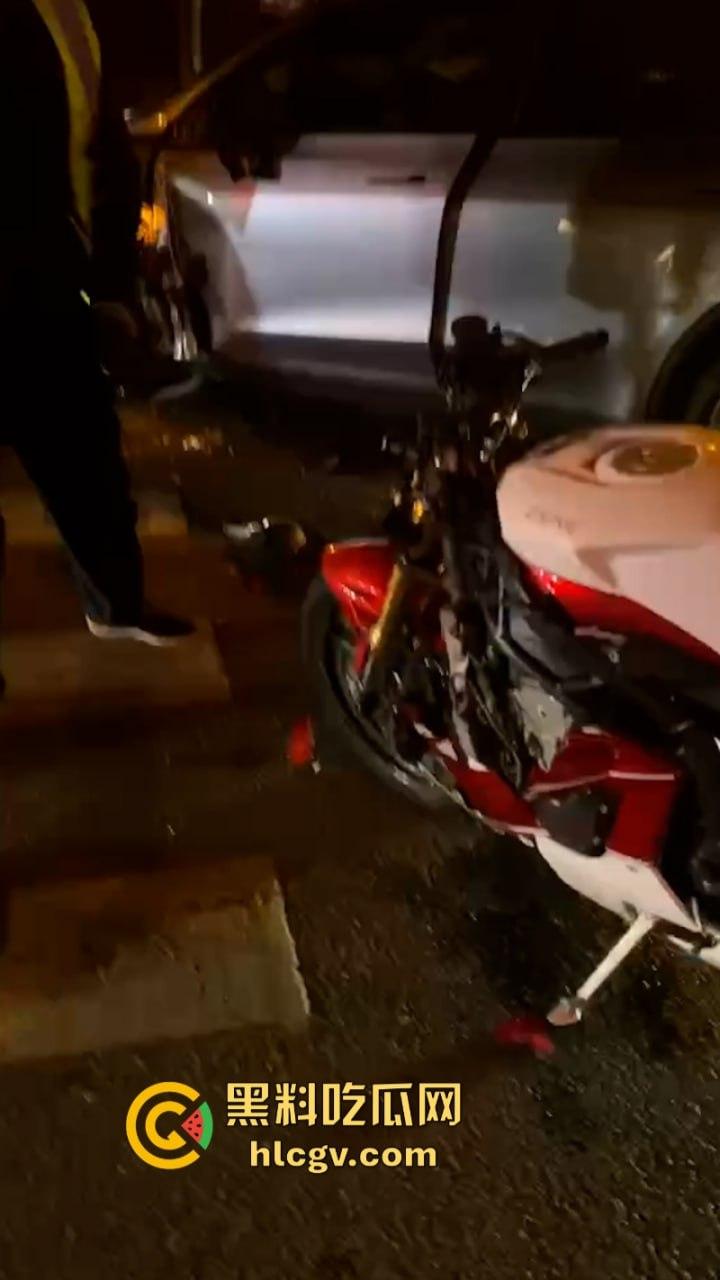 人还在吗?京牌凯越450RR摩友极限对冲特斯拉 摩托车直接被“砍头”! 第13张 人还在吗?京牌凯越450RR摩友极限对冲特斯拉 摩托车直接被“砍头”! 第13张