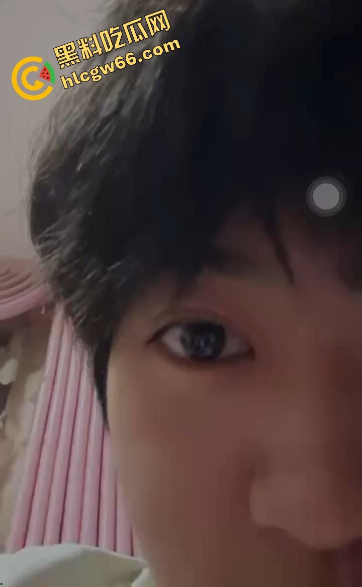 职高出高人了,网传刀仔因爱生恨现场干翻情敌,热恋变命案,职高修罗场上演现实版血色青春! 第12张 职高出高人了,网传刀仔因爱生恨现场干翻情敌,热恋变命案,职高修罗场上演现实版血色青春! 第12张