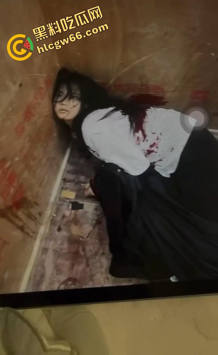 职高出高人了,网传刀仔因爱生恨现场干翻情敌,热恋变命案,职高修罗场上演现实版血色青春! 第13张 职高出高人了,网传刀仔因爱生恨现场干翻情敌,热恋变命案,职高修罗场上演现实版血色青春! 第13张