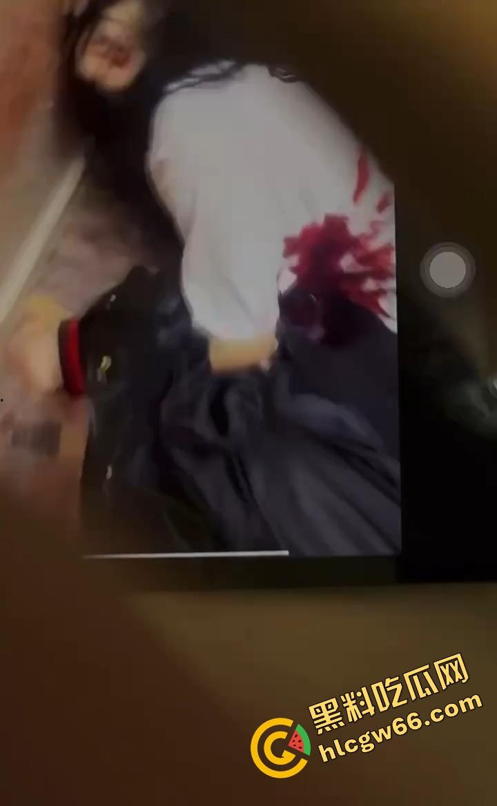 职高出高人了,网传刀仔因爱生恨现场干翻情敌,热恋变命案,职高修罗场上演现实版血色青春! 第15张 职高出高人了,网传刀仔因爱生恨现场干翻情敌,热恋变命案,职高修罗场上演现实版血色青春! 第15张