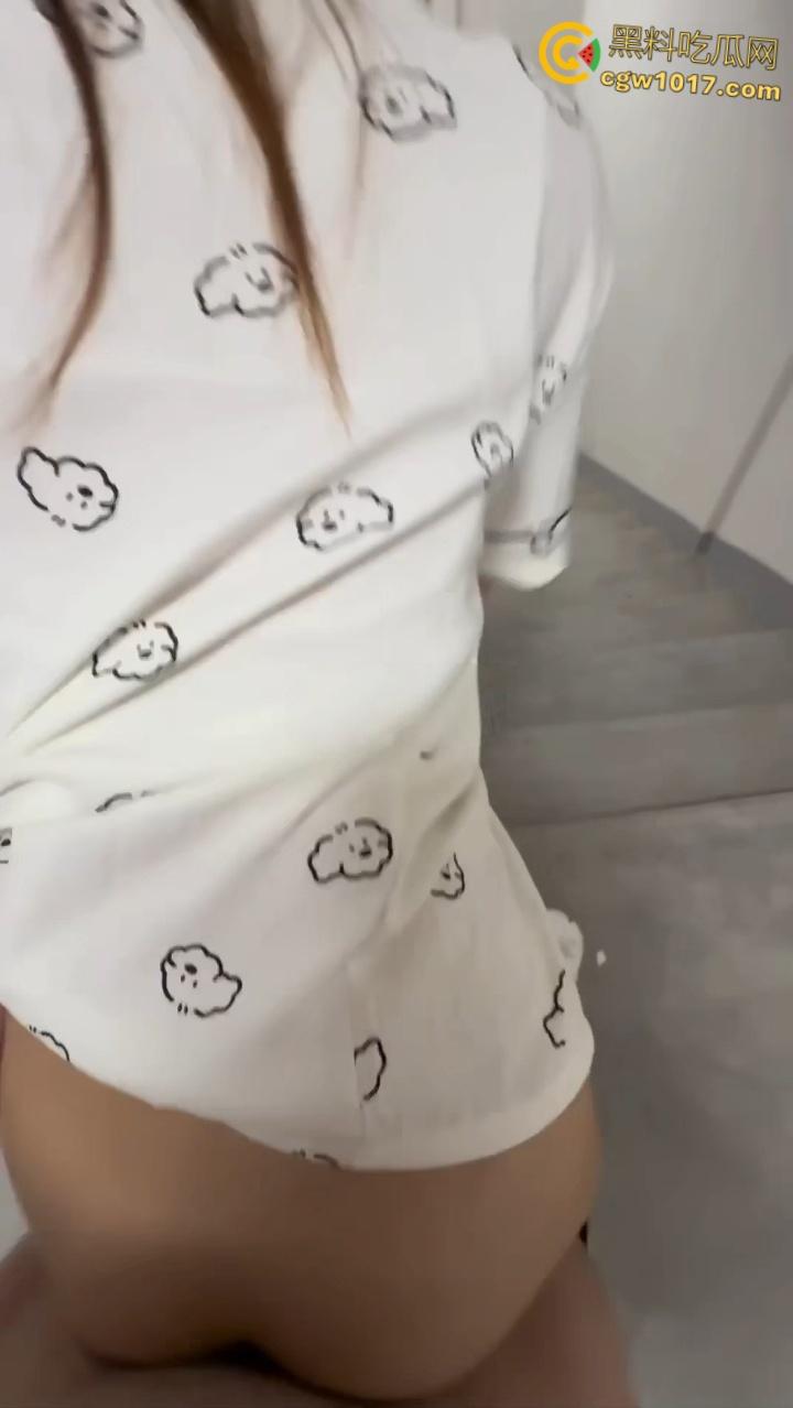 广撒网总有上钩的,约炮蜜桃臀可爱学妹,穿着可爱睡衣和小熊内裤,被大神在酒店楼道狂操,小翘臀被猛猛撞击! 第5张 广撒网总有上钩的,约炮蜜桃臀可爱学妹,穿着可爱睡衣和小熊内裤,被大神在酒店楼道狂操,小翘臀被猛猛撞击! 第5张