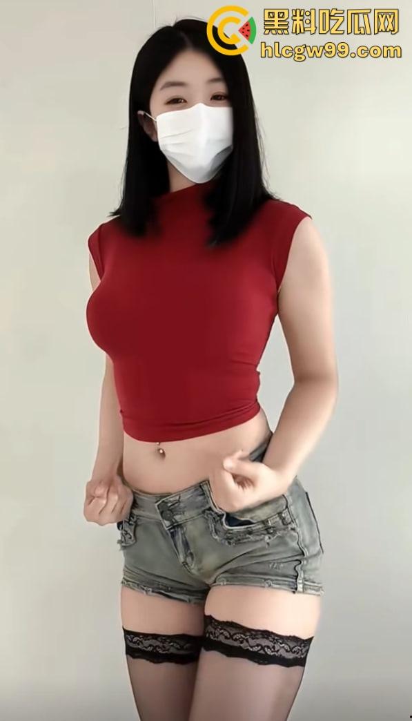 抖音30万粉网红『菜牙』伺候大哥,黑丝吊带抠逼自嗨喷水,给大哥定制福利视频,结果流出全网疯传! 第7张 抖音30万粉网红『菜牙』伺候大哥,黑丝吊带抠逼自嗨喷水,给大哥定制福利视频,结果流出全网疯传! 第7张