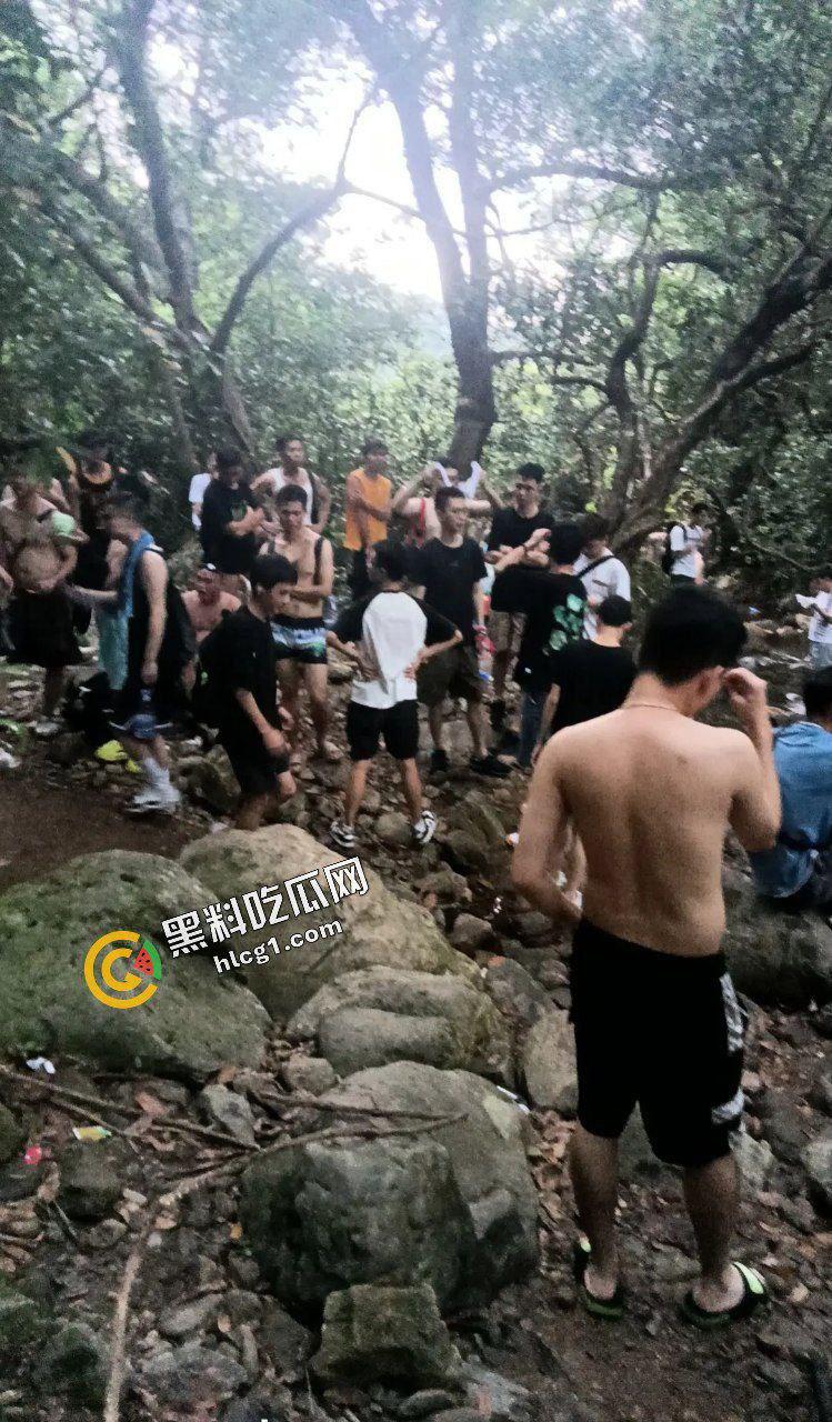 逆天事件!深圳老虎涧瀑布组织开淫趴 聚众淫乱 中年男同性交 第6张 逆天事件!深圳老虎涧瀑布组织开淫趴 聚众淫乱 中年男同性交 第6张