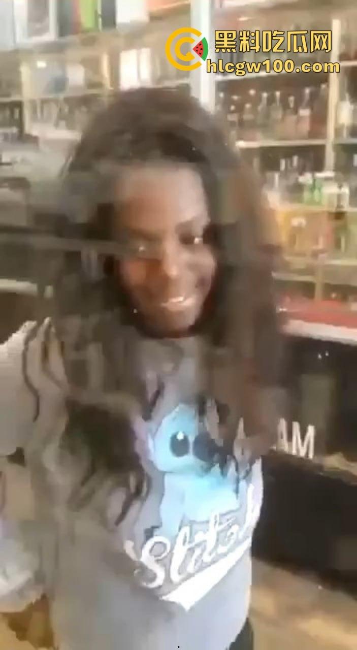 黑妹骚操作放尿全程公开,姿势熟练到让人看呆,完事还知道擦一擦,这骚劲真是让人服了! 第1张 黑妹骚操作放尿全程公开,姿势熟练到让人看呆,完事还知道擦一擦,这骚劲真是让人服了! 第1张