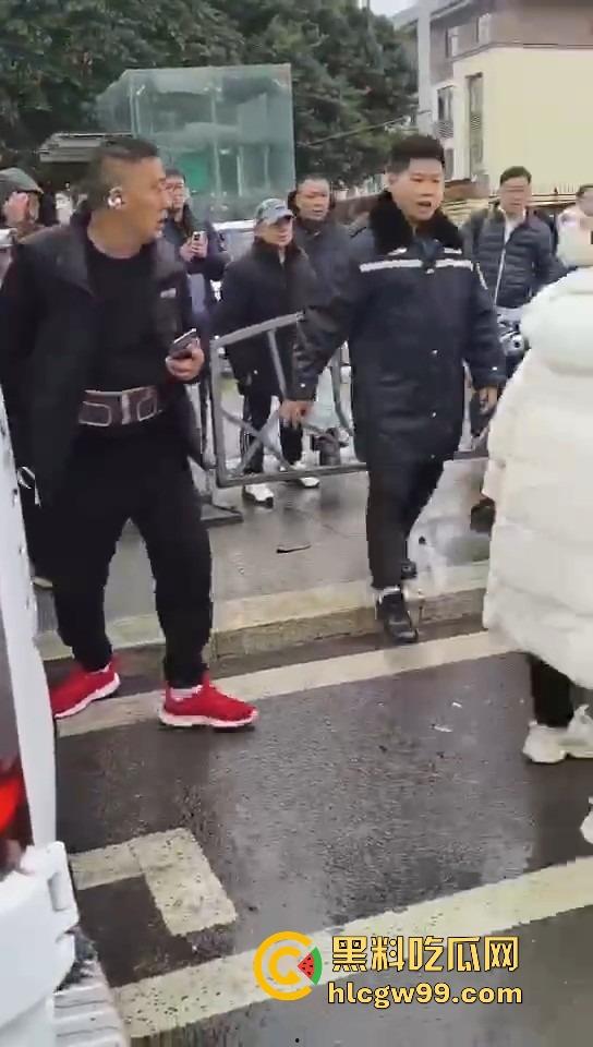 四川宜宾市高铁西站出租车司机开车睡着撞死个人,开车不睡觉睡觉不开车,这刚好到退休的年纪 ! 第11张 四川宜宾市高铁西站出租车司机开车睡着撞死个人,开车不睡觉睡觉不开车,这刚好到退休的年纪 ! 第11张