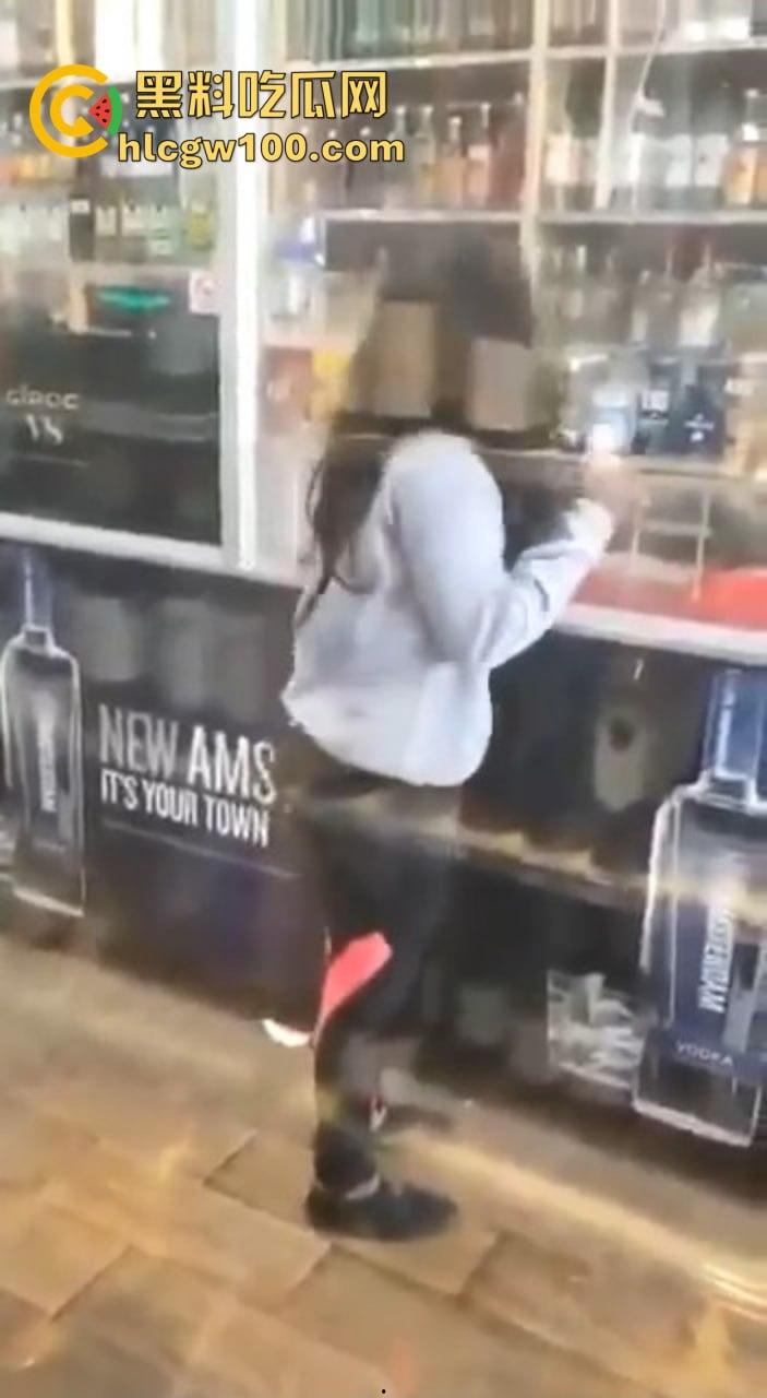 黑妹骚操作放尿全程公开,姿势熟练到让人看呆,完事还知道擦一擦,这骚劲真是让人服了! 第9张 黑妹骚操作放尿全程公开,姿势熟练到让人看呆,完事还知道擦一擦,这骚劲真是让人服了! 第9张