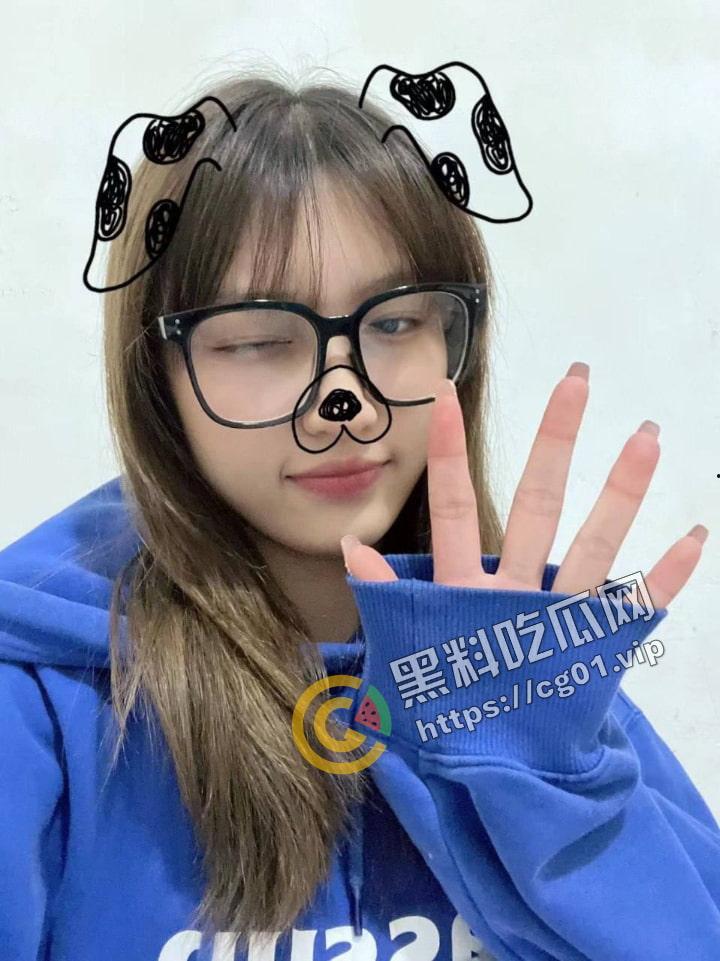 长沙理工大学 大三 00 后反差婊 刘思汝 包养圈做单子 拿到钱就跑路玩消失 大佬曝光骚逼 学生证 性爱视频流出  第2张