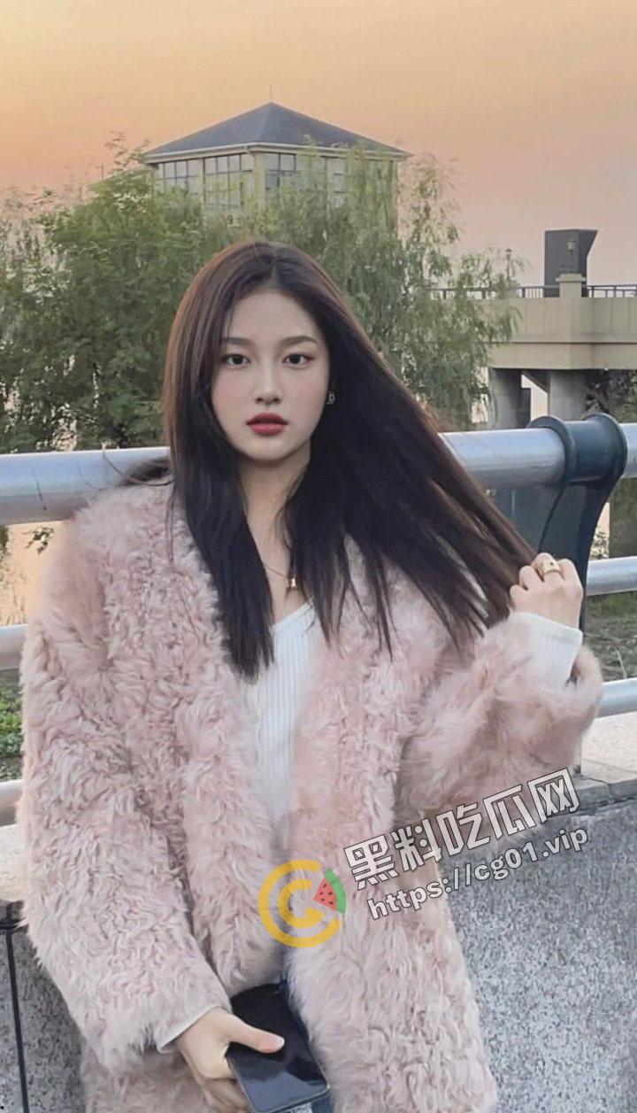 长沙理工大学 大三 00 后反差婊 刘思汝 包养圈做单子 拿到钱就跑路玩消失 大佬曝光骚逼 学生证 性爱视频流出  第4张