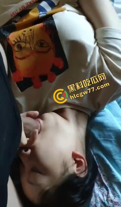 厦门麦田科技公司那位骚得出水的同事,白天穿职业装端茶递水,晚上脱光给人跪着舔屌求内射! 第9张 厦门麦田科技公司那位骚得出水的同事,白天穿职业装端茶递水,晚上脱光给人跪着舔屌求内射! 第9张